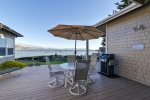 You will have breathtaking views while barbequing on the Weber grill on the deck
